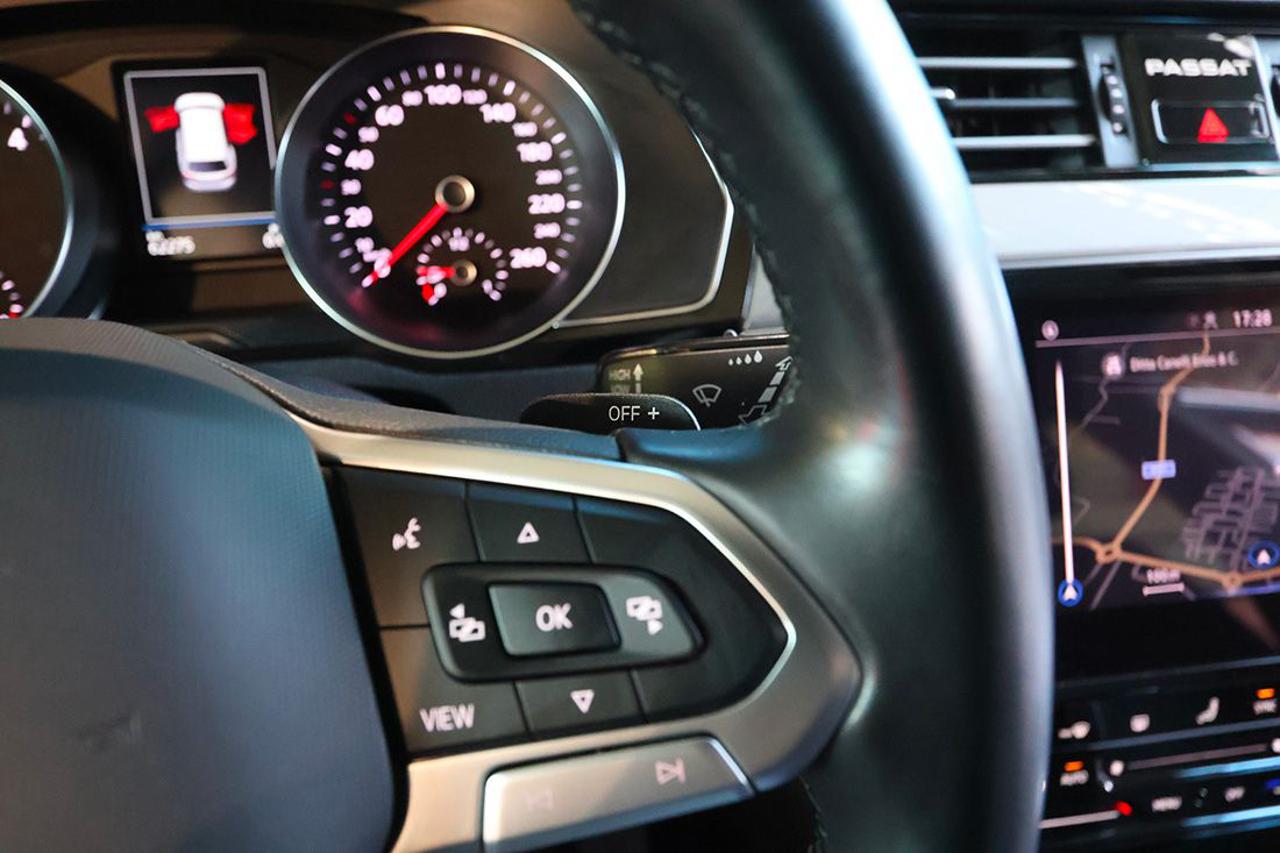 VOLKSWAGEN Passat Variant 2.0 TDI SCR EVO DSG Business - 21