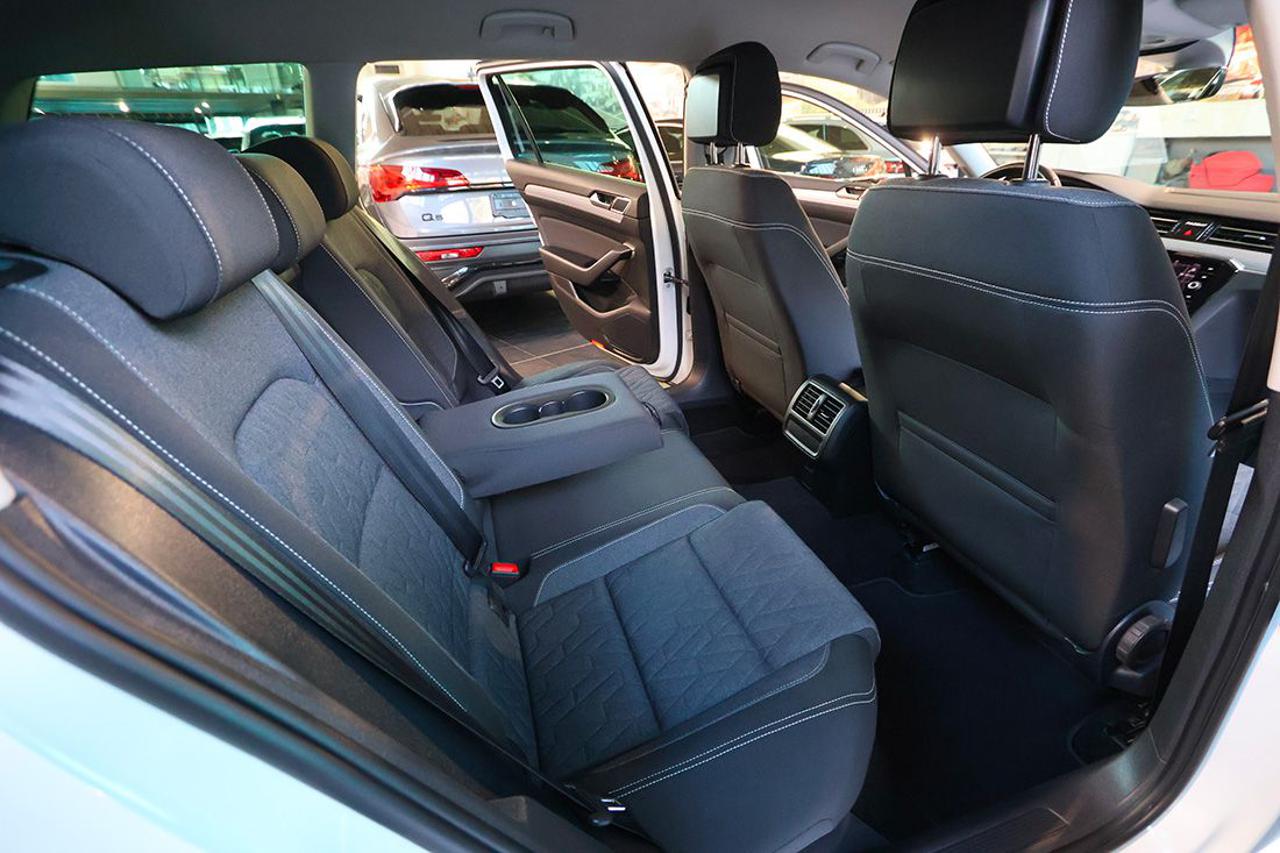 VOLKSWAGEN Passat Variant 2.0 TDI SCR EVO DSG Business - 18
