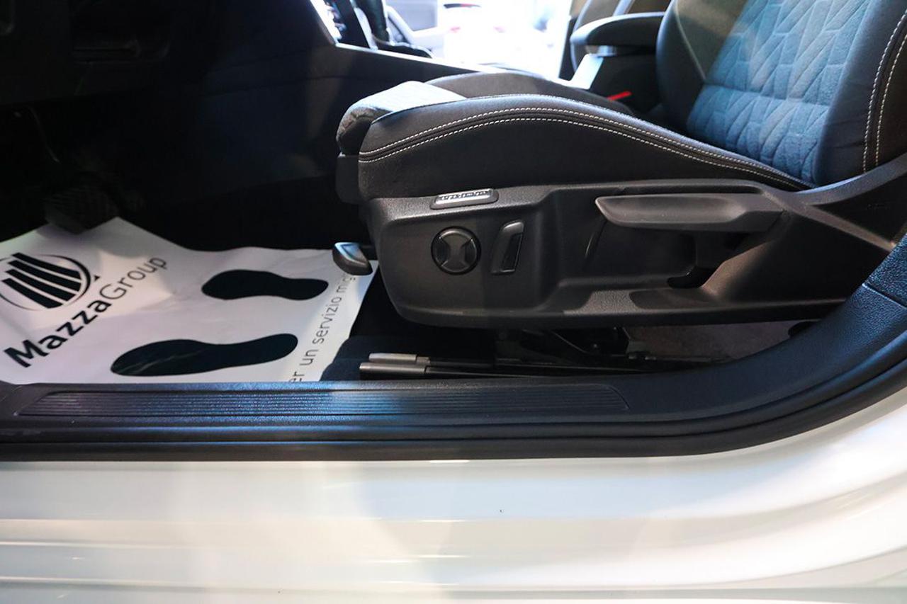 VOLKSWAGEN Passat Variant 2.0 TDI SCR EVO DSG Business - 31