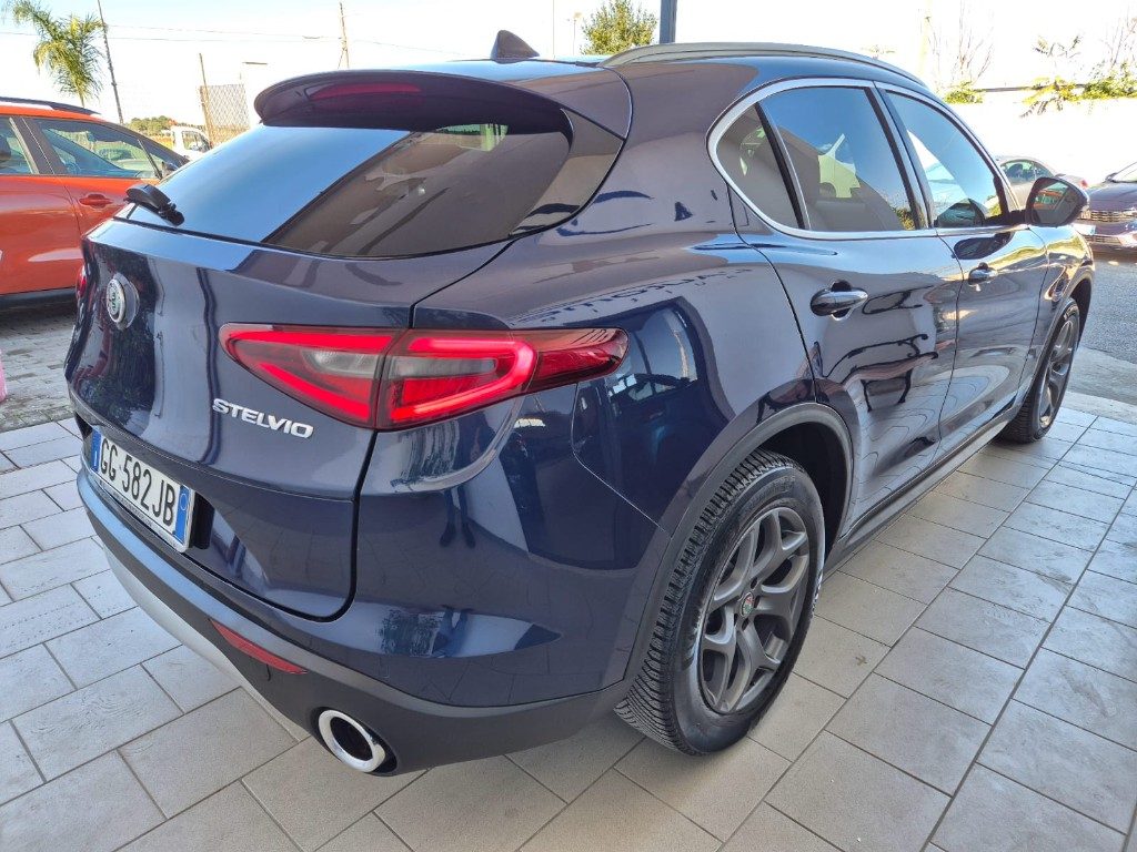 ALFA ROMEO Stelvio 2.2 Turbodiesel 190 CV AT8 Q4 Executive - 3