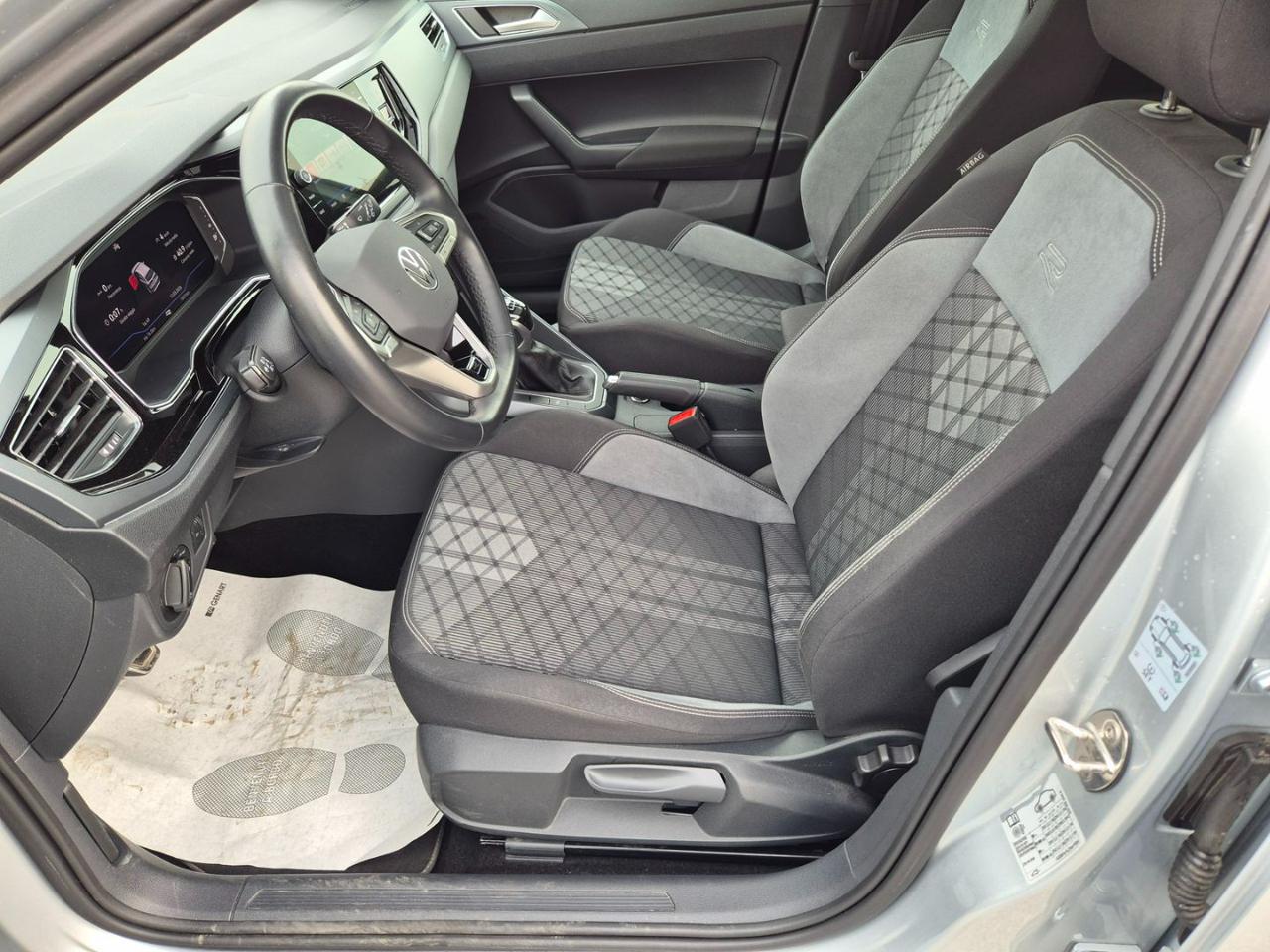 VOLKSWAGEN Taigo 1.0 TSI 115 CV R-Line - 9