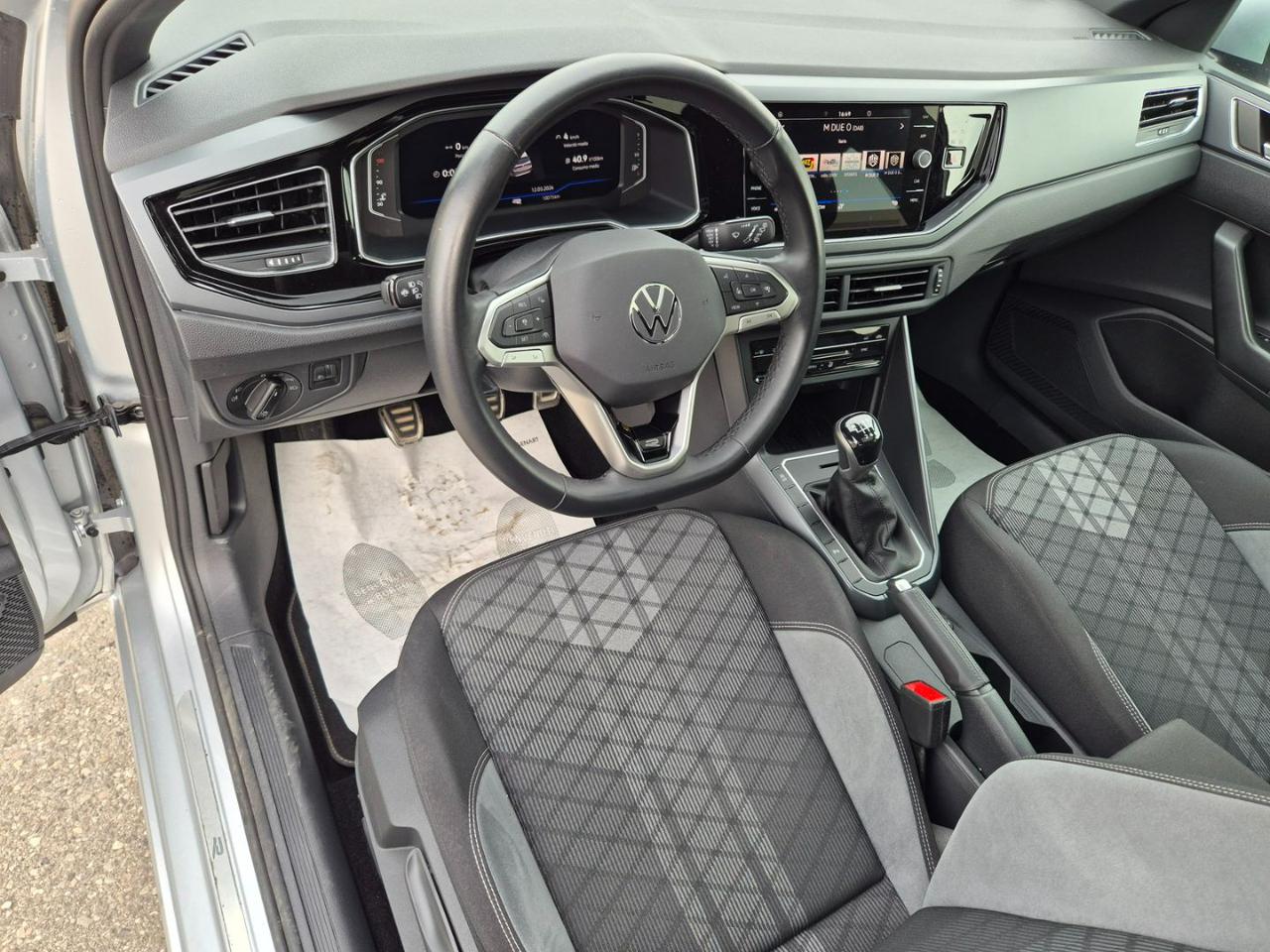 VOLKSWAGEN Taigo 1.0 TSI 115 CV R-Line - 10