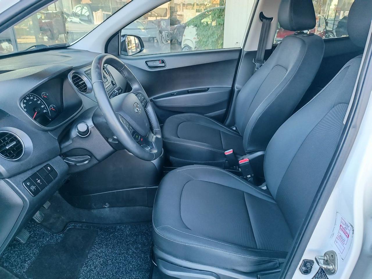 HYUNDAI i10 1.0 MPI Tech - 2