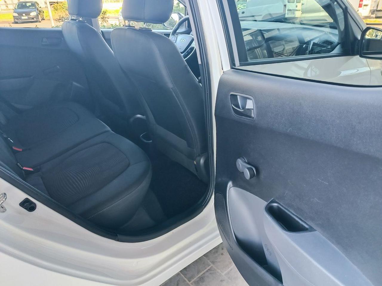 HYUNDAI i10 1.0 MPI Tech - 12