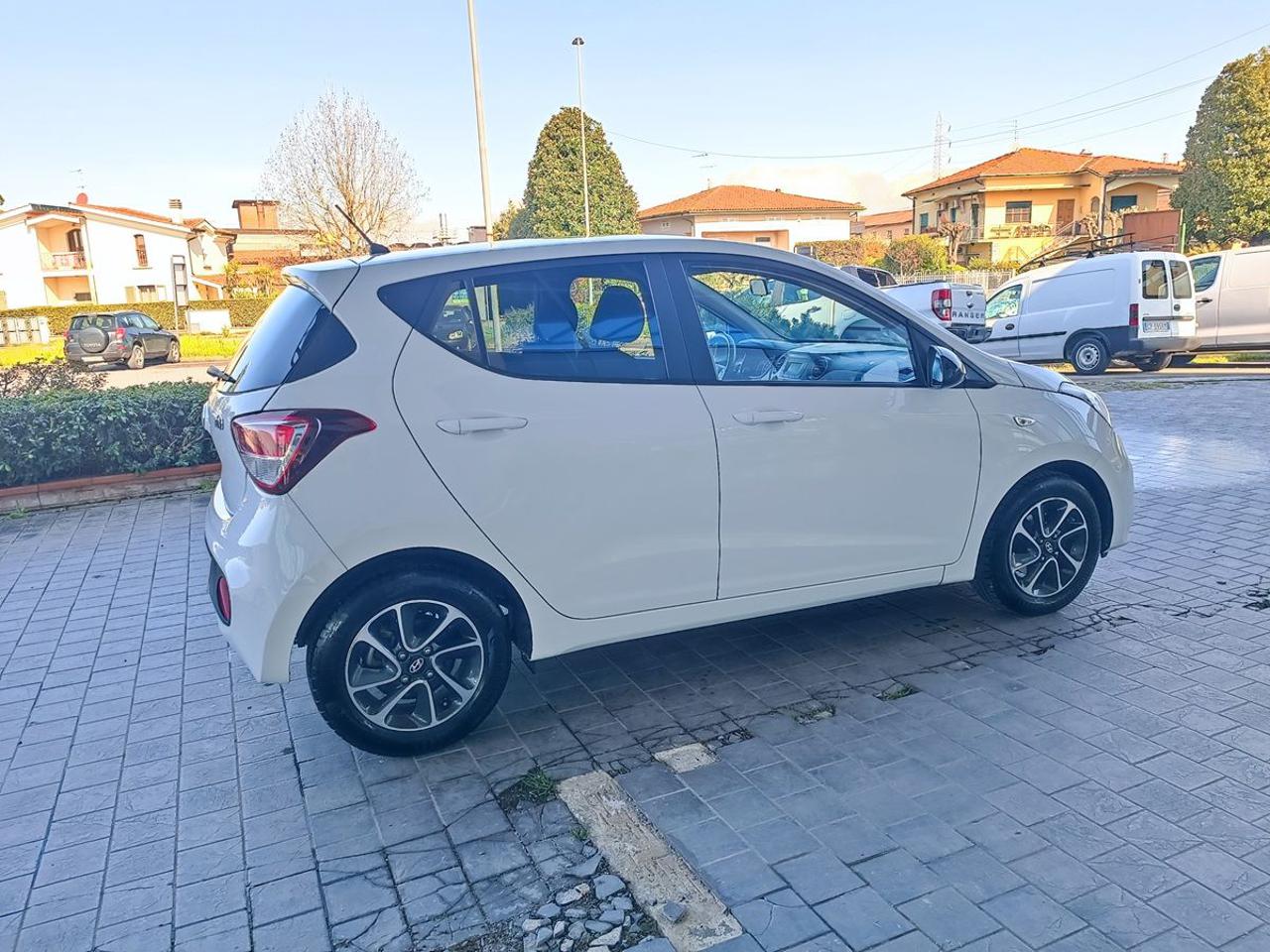 HYUNDAI i10 1.0 MPI Tech - 26
