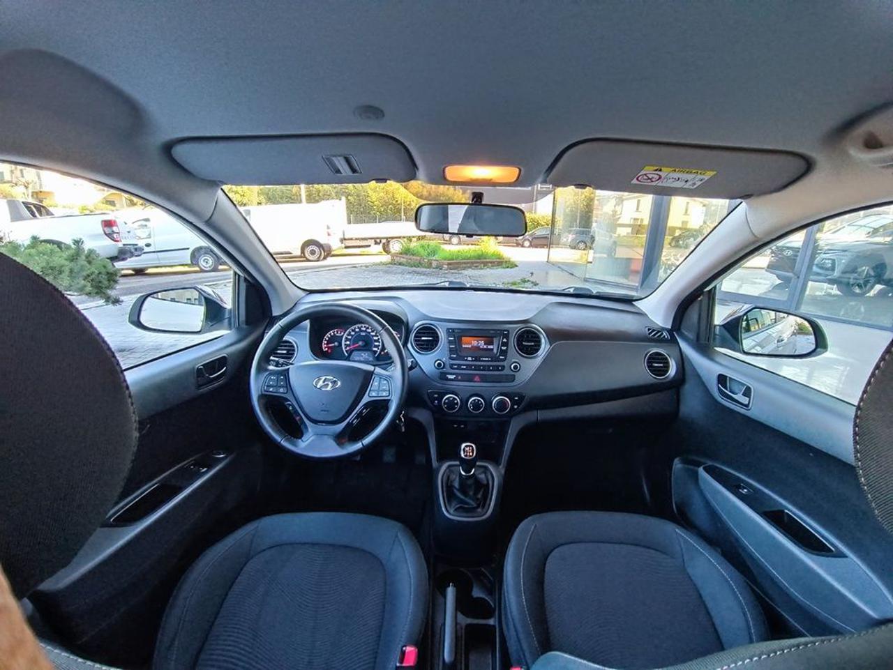 HYUNDAI i10 1.0 MPI Tech - 9