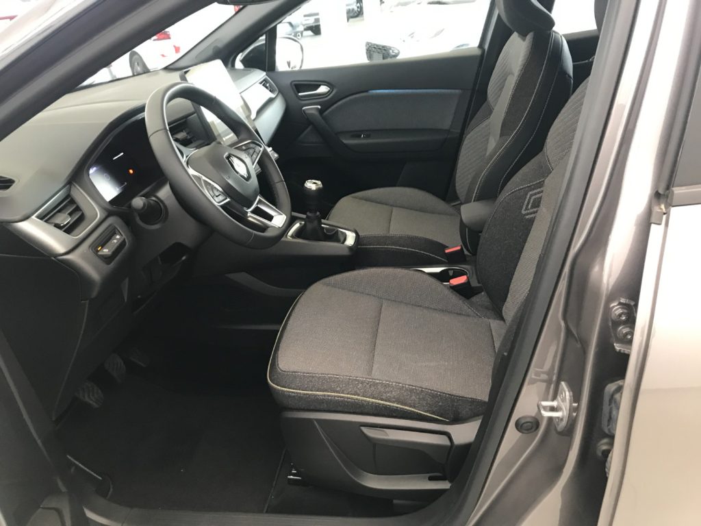RENAULT Captur TCe 90 CV Techno - 18