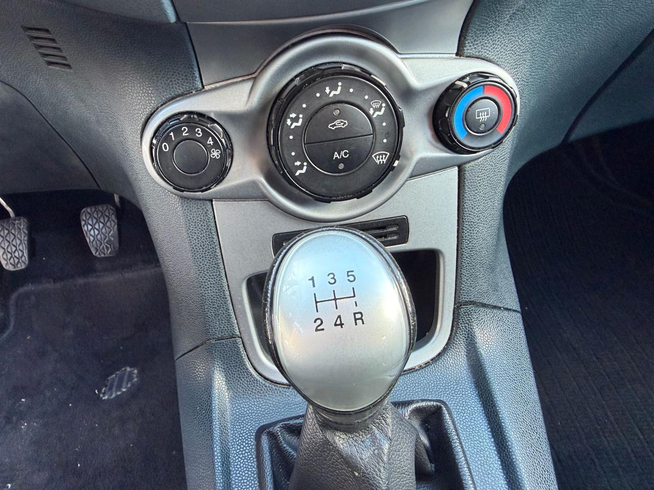 FORD Fiesta + 1.4 5 porte Bz.- GPL - 14