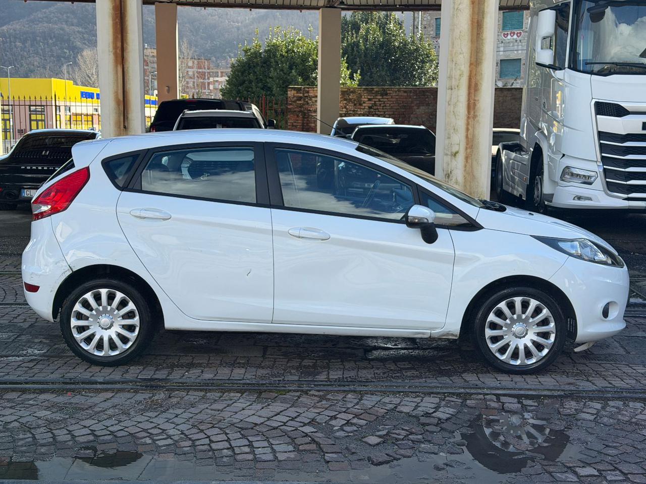 FORD Fiesta + 1.4 5 porte Bz.- GPL - 8