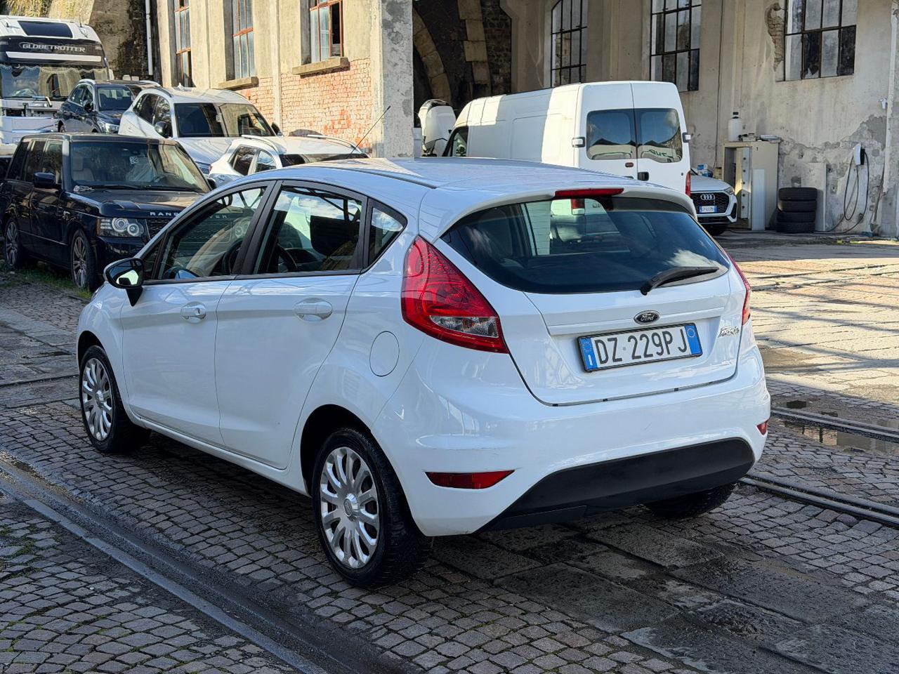 FORD Fiesta + 1.4 5 porte Bz.- GPL - 5
