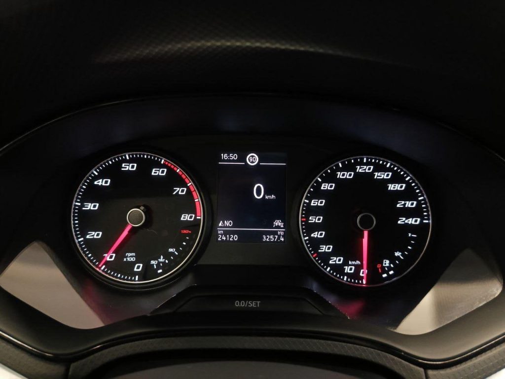 SEAT Arona 1.0 EcoTSI FR - 12