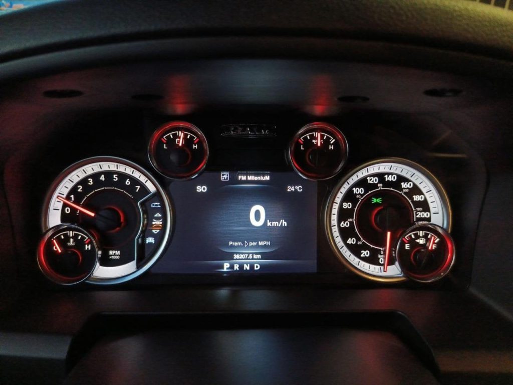 RAM 1500 V8 Crew Cab Limited GPL 395cv - 12