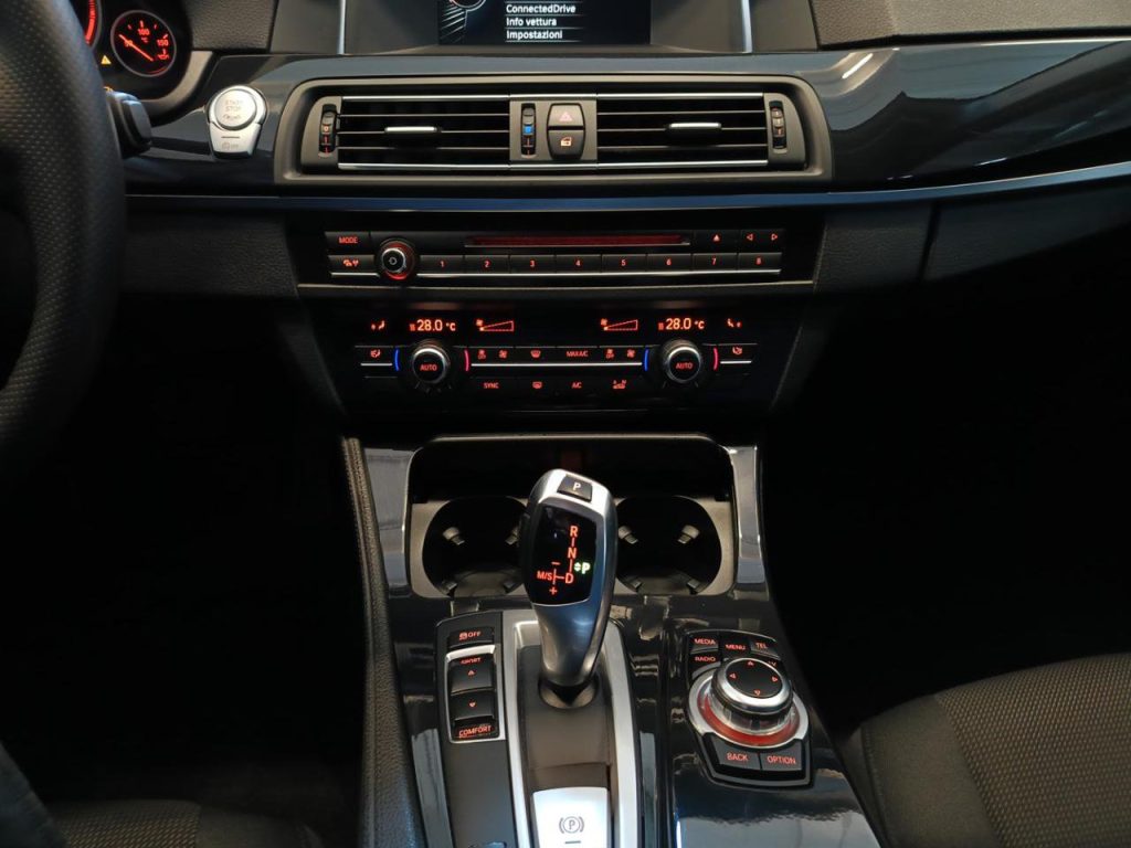 BMW 520 520 d xDrive Touring Msport - 13