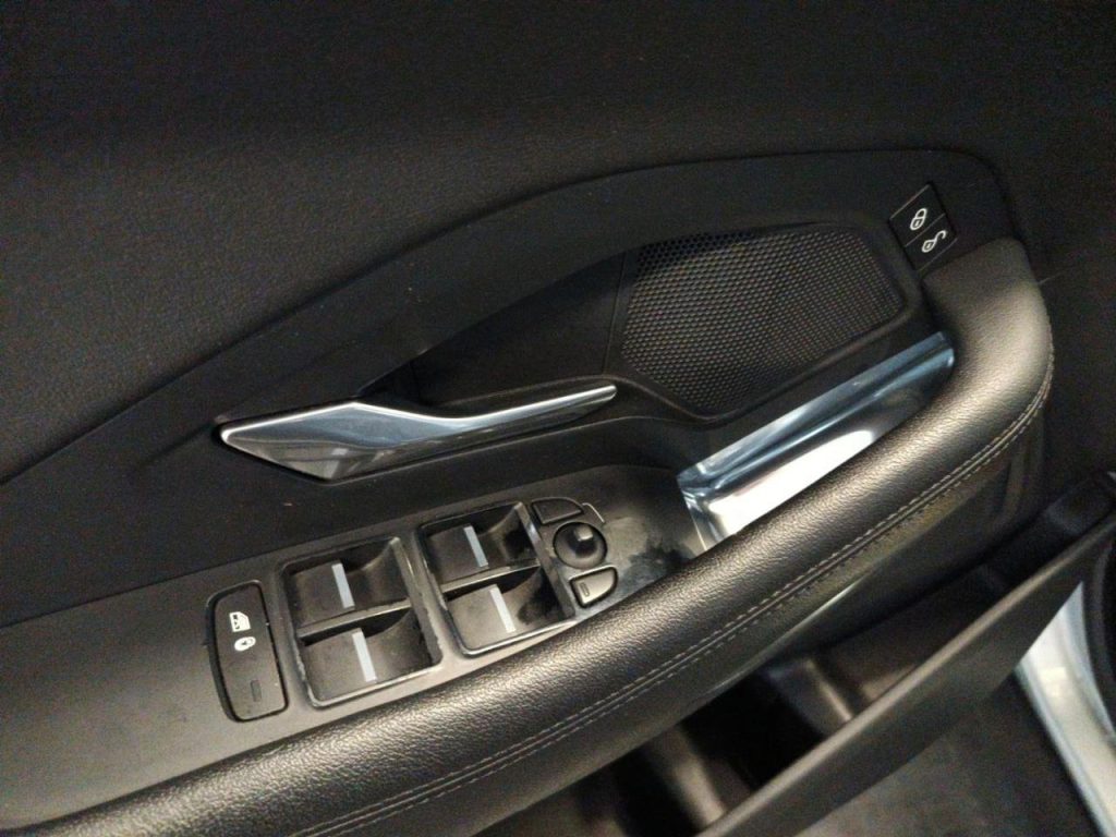 JAGUAR E-Pace 2.0D 150 CV AWD aut. R-Dynamic HSE - 11