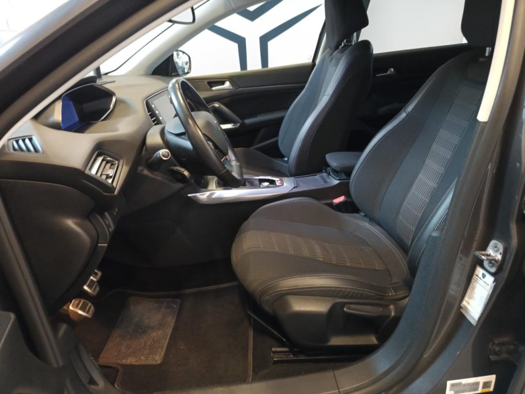 PEUGEOT 308 PureTech Turbo 130 S&S Allure - 8