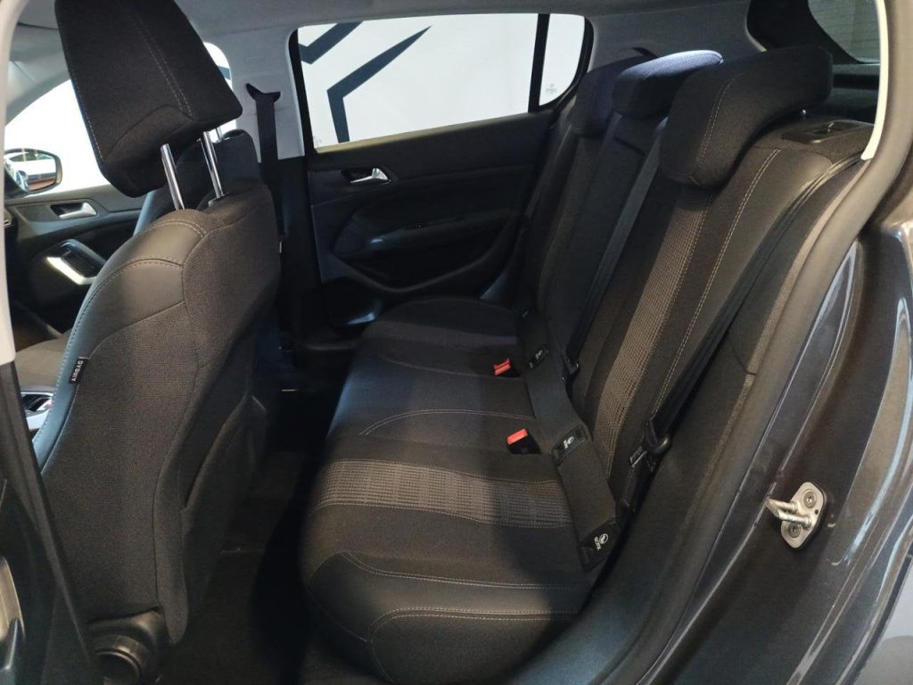 PEUGEOT 308 PureTech Turbo 130 S&S Allure - 9