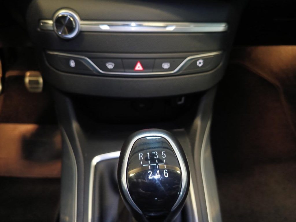 PEUGEOT 308 PureTech Turbo 130 S&S Allure - 16