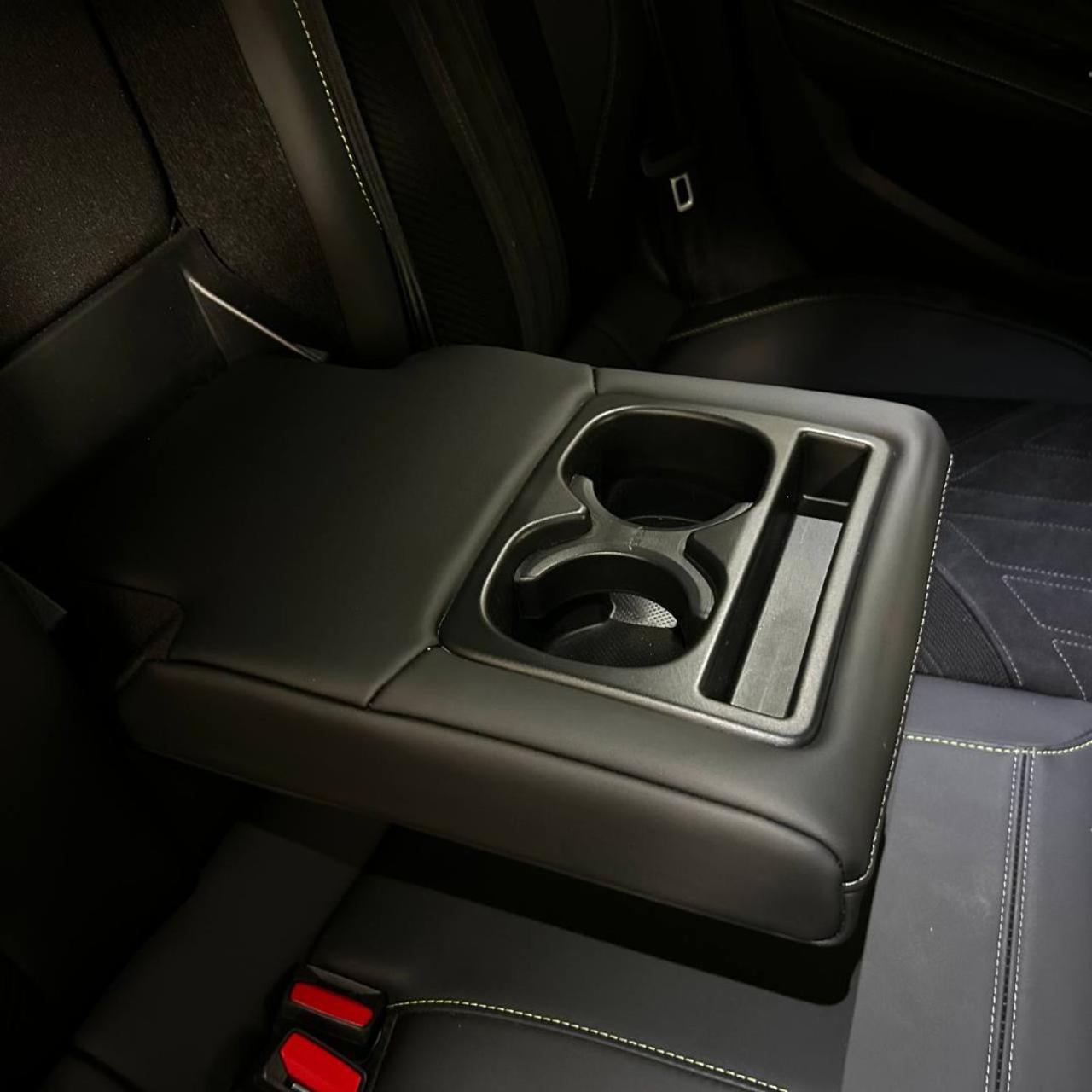 PEUGEOT 308 Plug-in Hybrid 225 e-EAT8 SW GT - 14