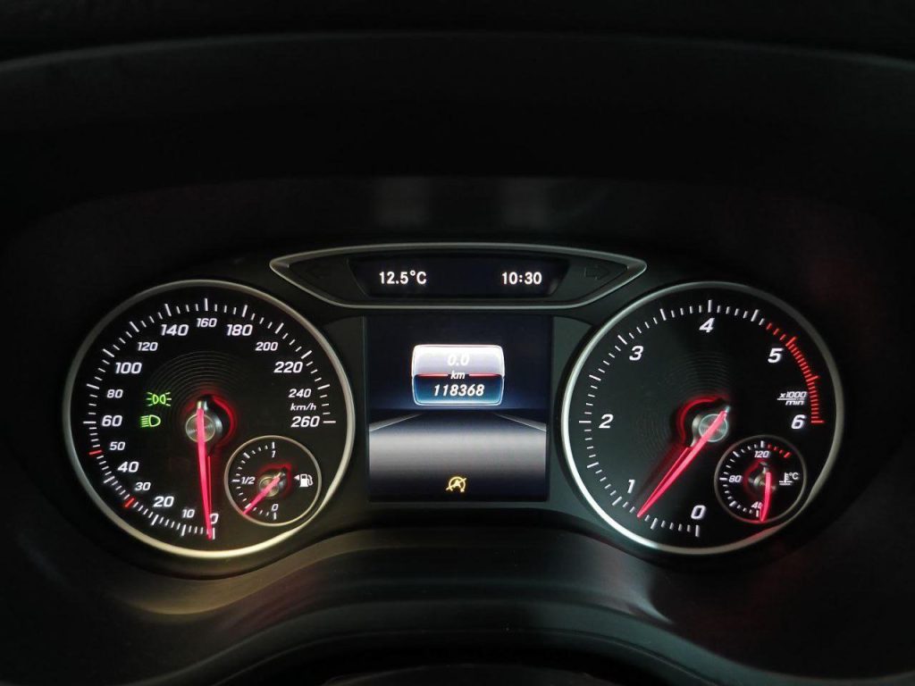 MERCEDES-BENZ B 200 B 200 d Sport - 12