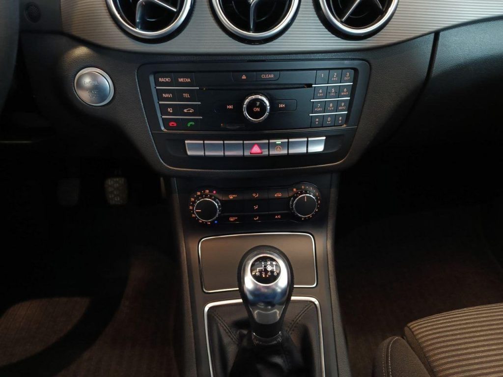 MERCEDES-BENZ B 200  - 14