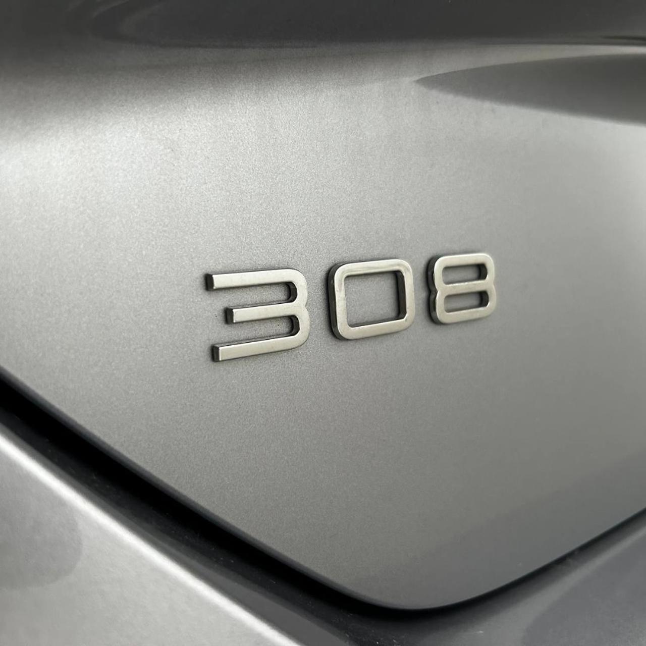 PEUGEOT 308 Plug-in Hybrid 225 e-EAT8 SW GT - 37