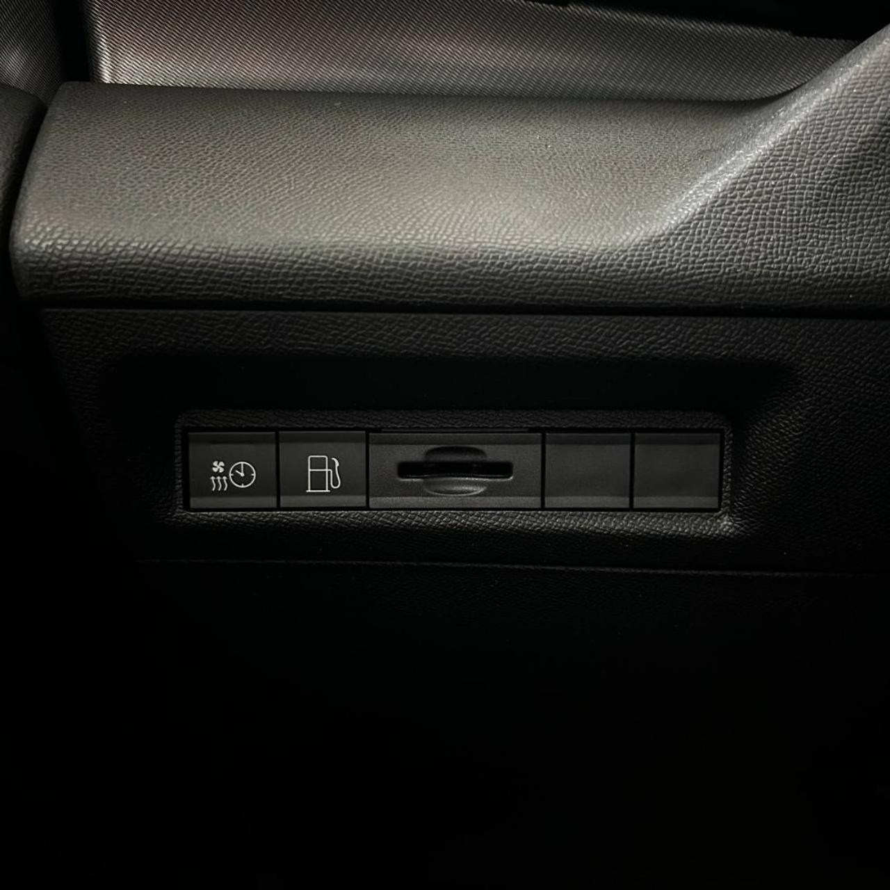 PEUGEOT 308 Plug-in Hybrid 225 e-EAT8 SW GT - 33