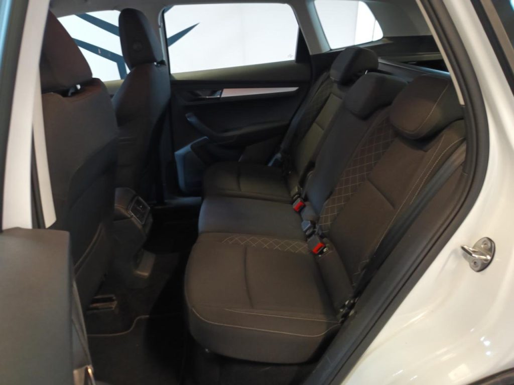 SKODA Karoq 1.0 TSI Executive - 9