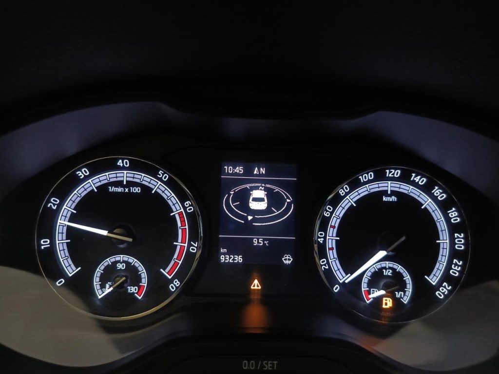 SKODA Karoq 1.0 TSI Executive - 12