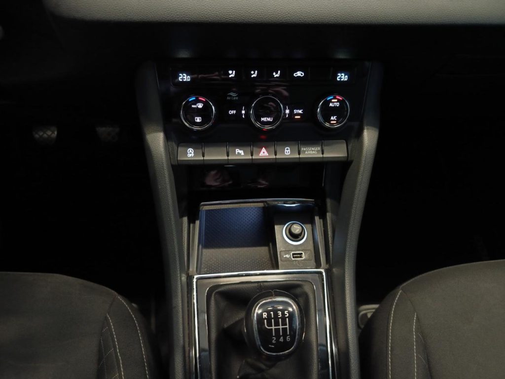 SKODA Karoq 1.0 TSI Executive - 14