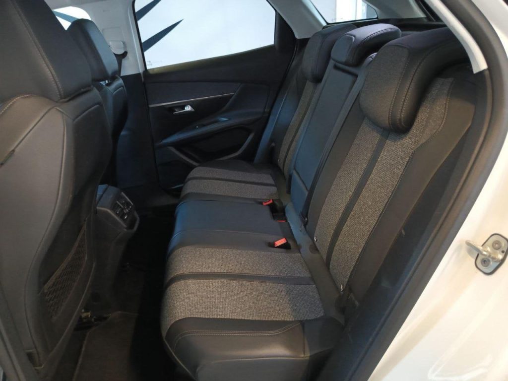 PEUGEOT 3008 BlueHDi 130 S&S EAT8 GT Line - 9