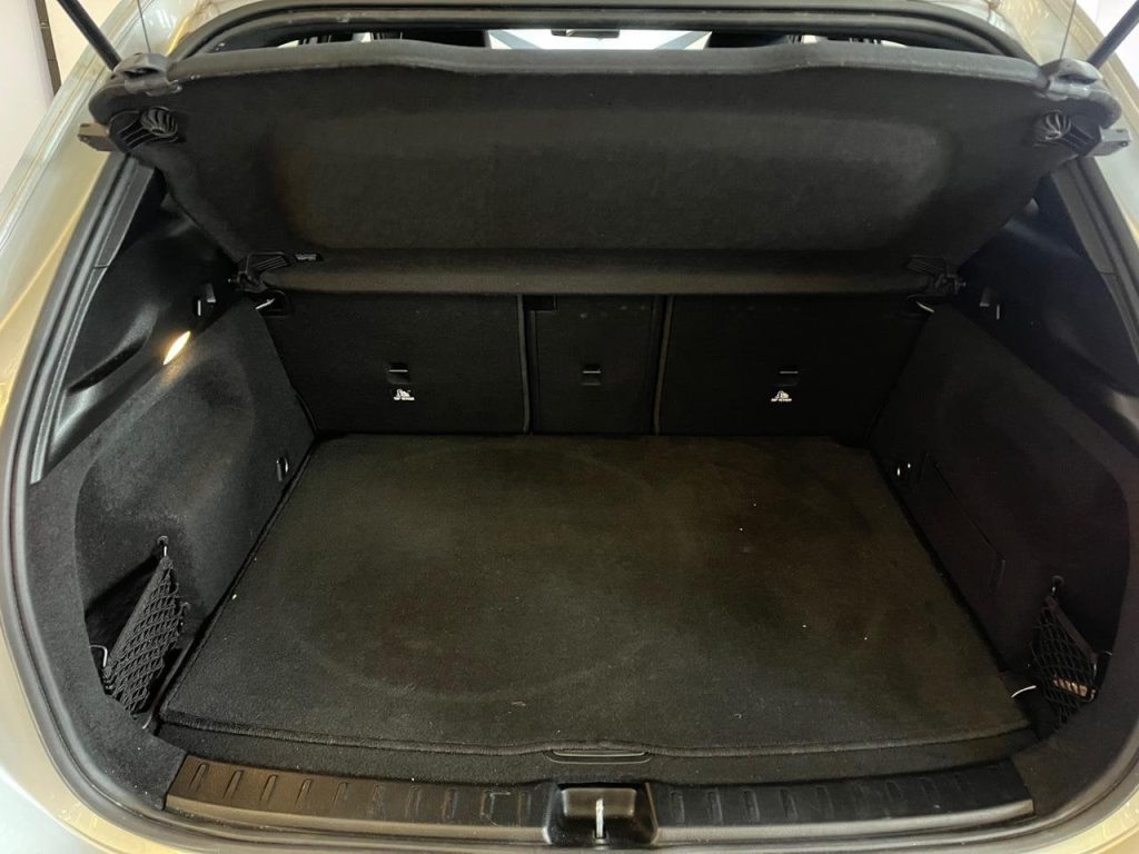 MERCEDES-BENZ GLA 200 200 Automatic Sport Plus GARANZIA 2 ANNI - 17