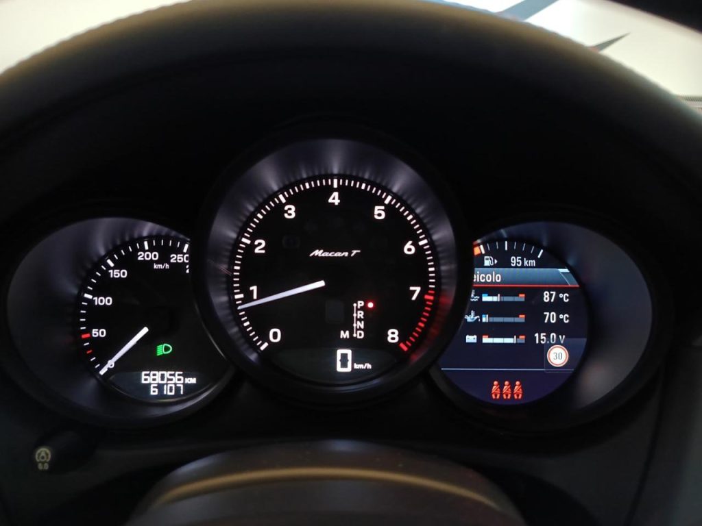 PORSCHE Macan 2.0 T 265CV PACK CHRONO - 16