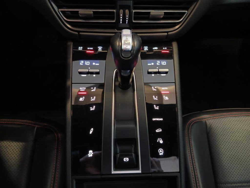 PORSCHE Macan 2.0 T 265CV PACK CHRONO - 19