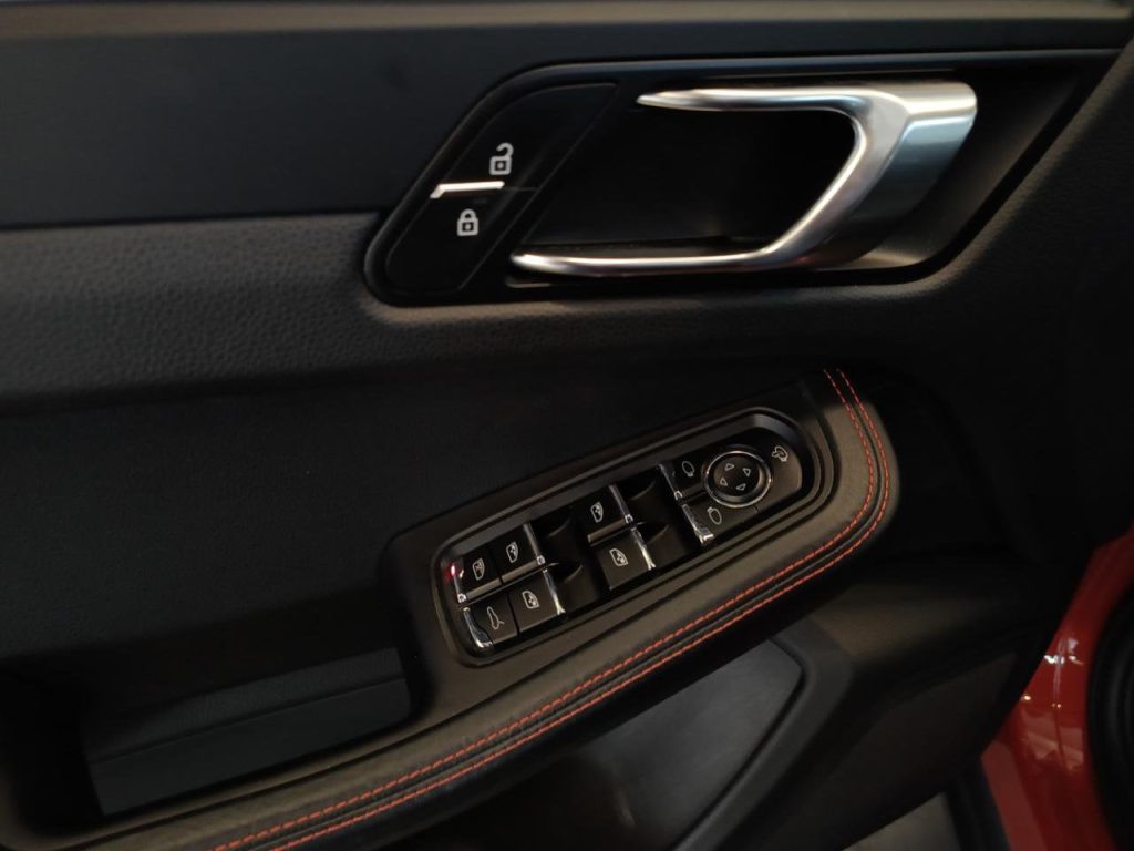 PORSCHE Macan 2.0 T 265CV PACK CHRONO - 22