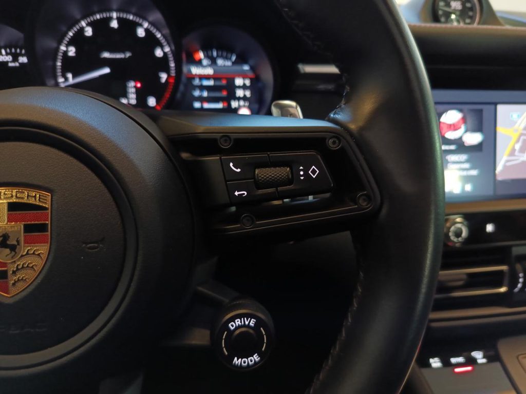 PORSCHE Macan 2.0 T 265CV PACK CHRONO - 24