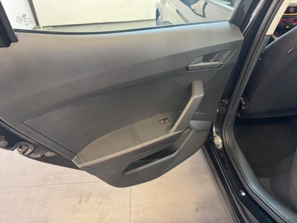 SEAT Arona 1.0 EcoTSI Reference 95cv NEOPATENTATO - 17