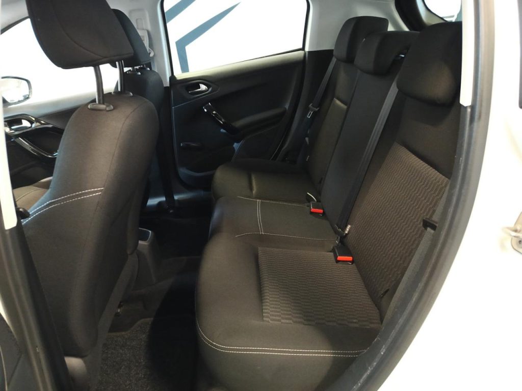 PEUGEOT 208 1° serie PureTech 82 5 porte Allure - 9