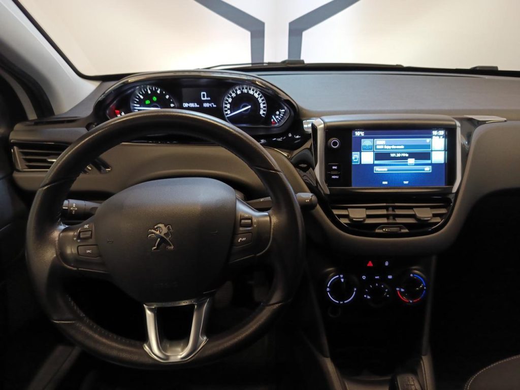 PEUGEOT 208 1° serie PureTech 82 5 porte Allure - 11