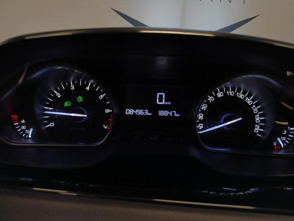 PEUGEOT 208 1° serie PureTech 82 5 porte Allure - 12