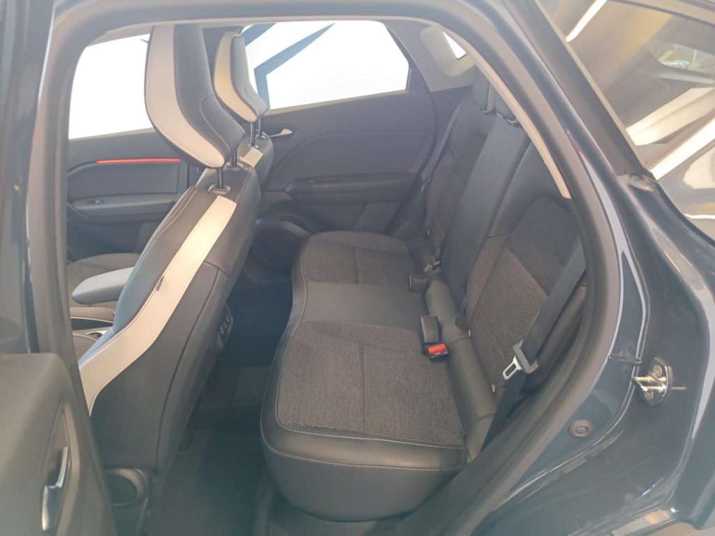 RENAULT Captur Full Hybrid E-Tech 145 CV Techno - 9