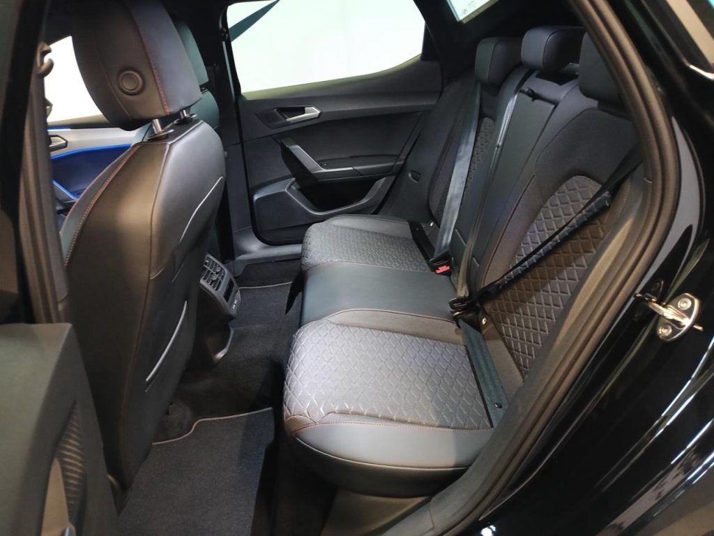 SEAT Leon 1.0 eTSI 110 CV Auto FR - 9