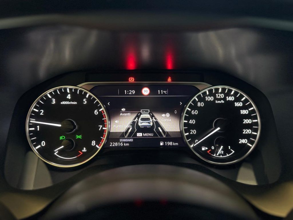 NISSAN Qashqai MHEV 140 CV ACENTA - 11