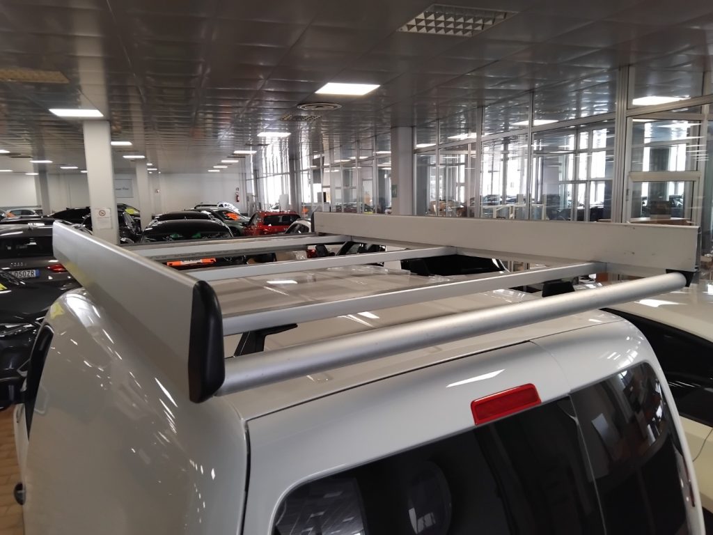 VOLKSWAGEN Caddy 2.0 TDI GANCIO TRAINO BI-XENO PORTAPACCHI - 8