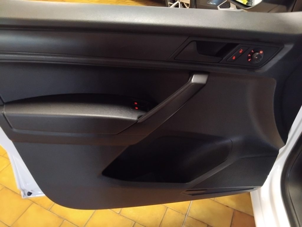 VOLKSWAGEN Caddy 2.0 TDI GANCIO TRAINO BI-XENO PORTAPACCHI - 14