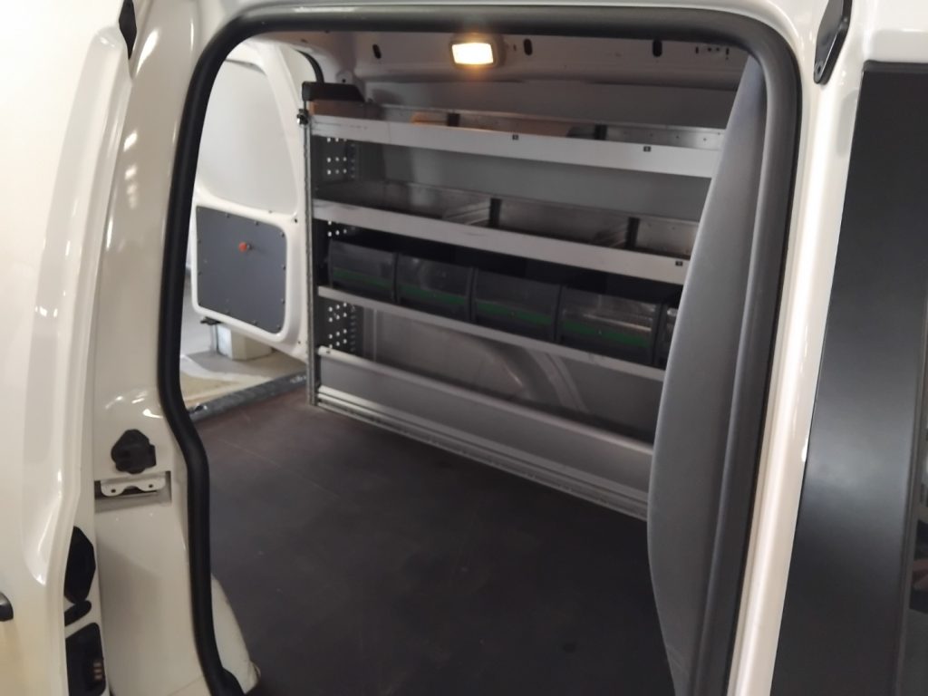 VOLKSWAGEN Caddy 2.0 TDI GANCIO TRAINO BI-XENO PORTAPACCHI - 24