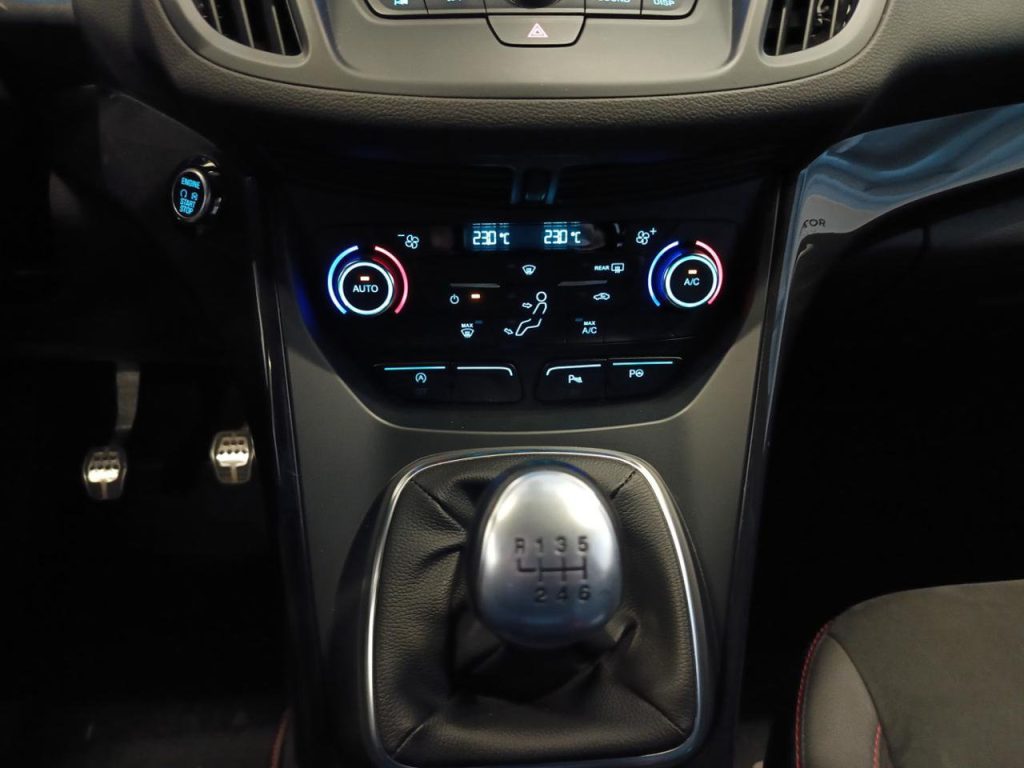 FORD Kuga 1.5 EcoBoost 120 CV S&S 2WD ST-Line - 14