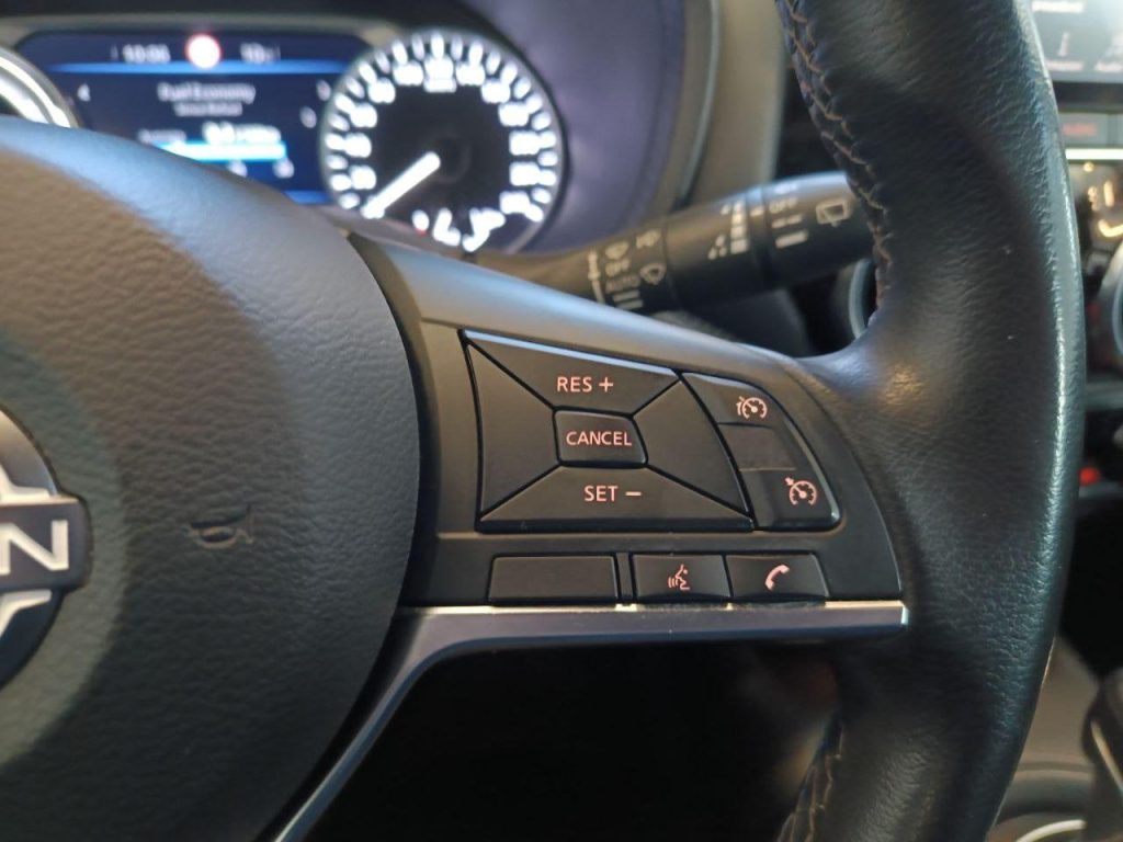 NISSAN Juke 1.6 HEV Premiere Edition - 17