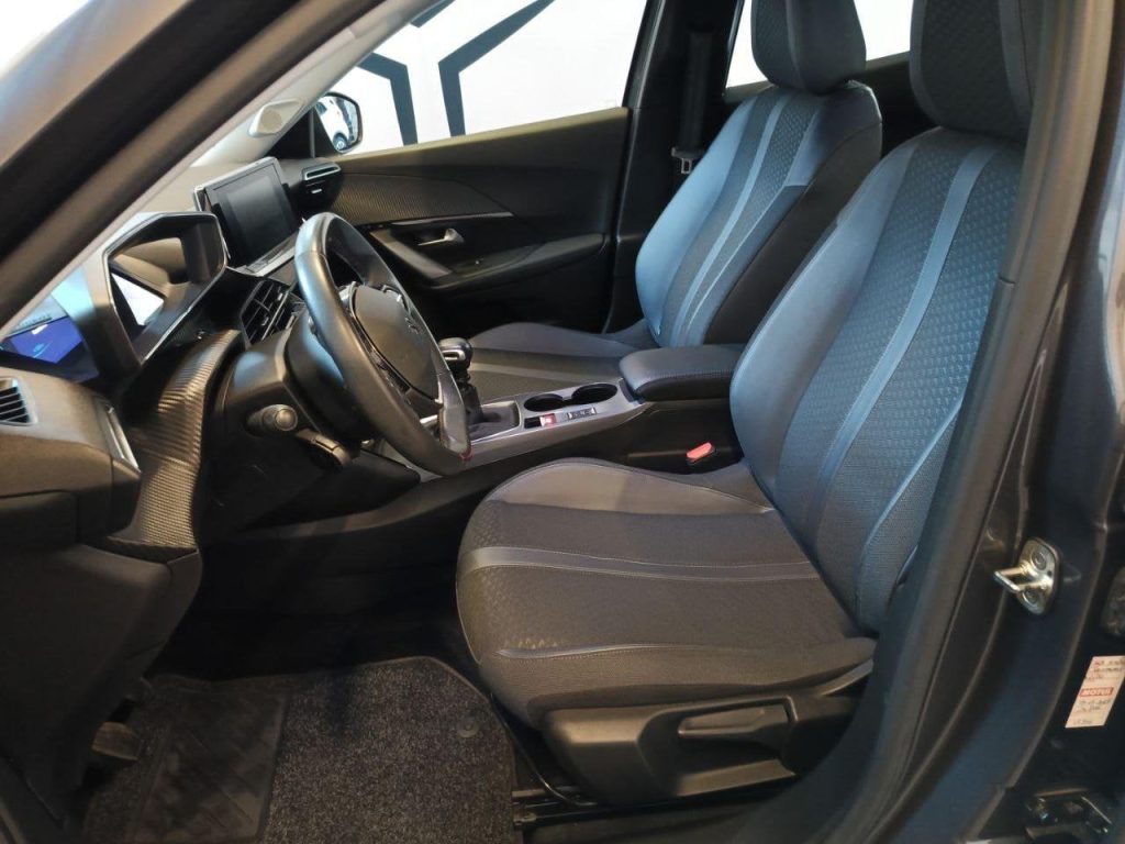 PEUGEOT 2008 PureTech 130 S&S Allure - 8