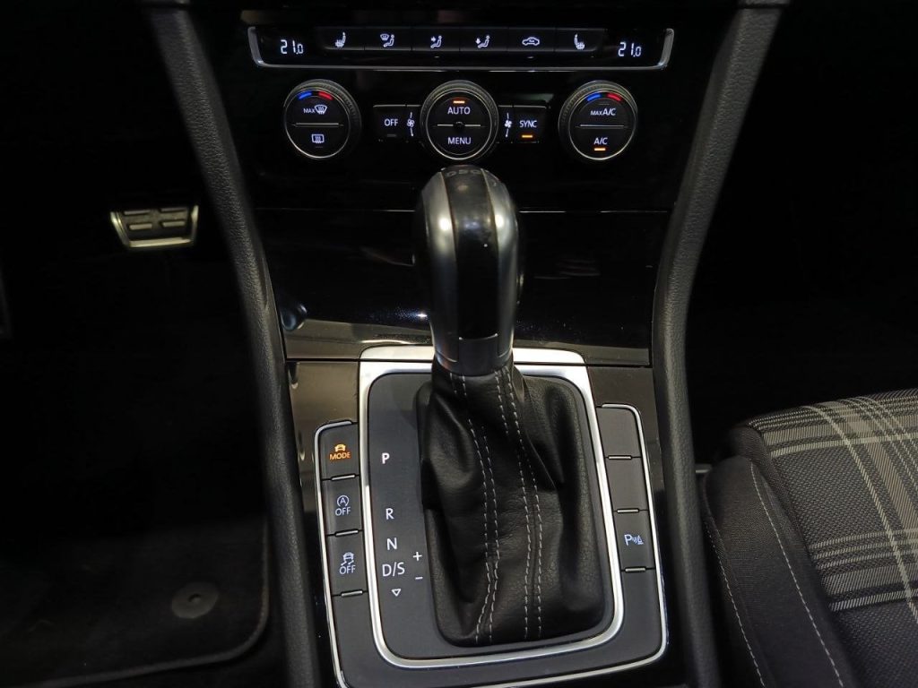 VOLKSWAGEN Golf GT 2.0 GTD DSG BlueMotion Technology - 16