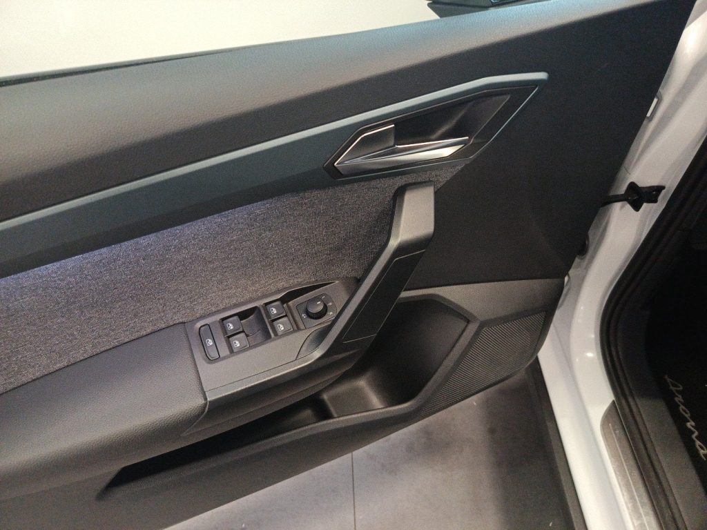 SEAT Arona Arona 1.0 ecotsi Xperience 95cv - 8